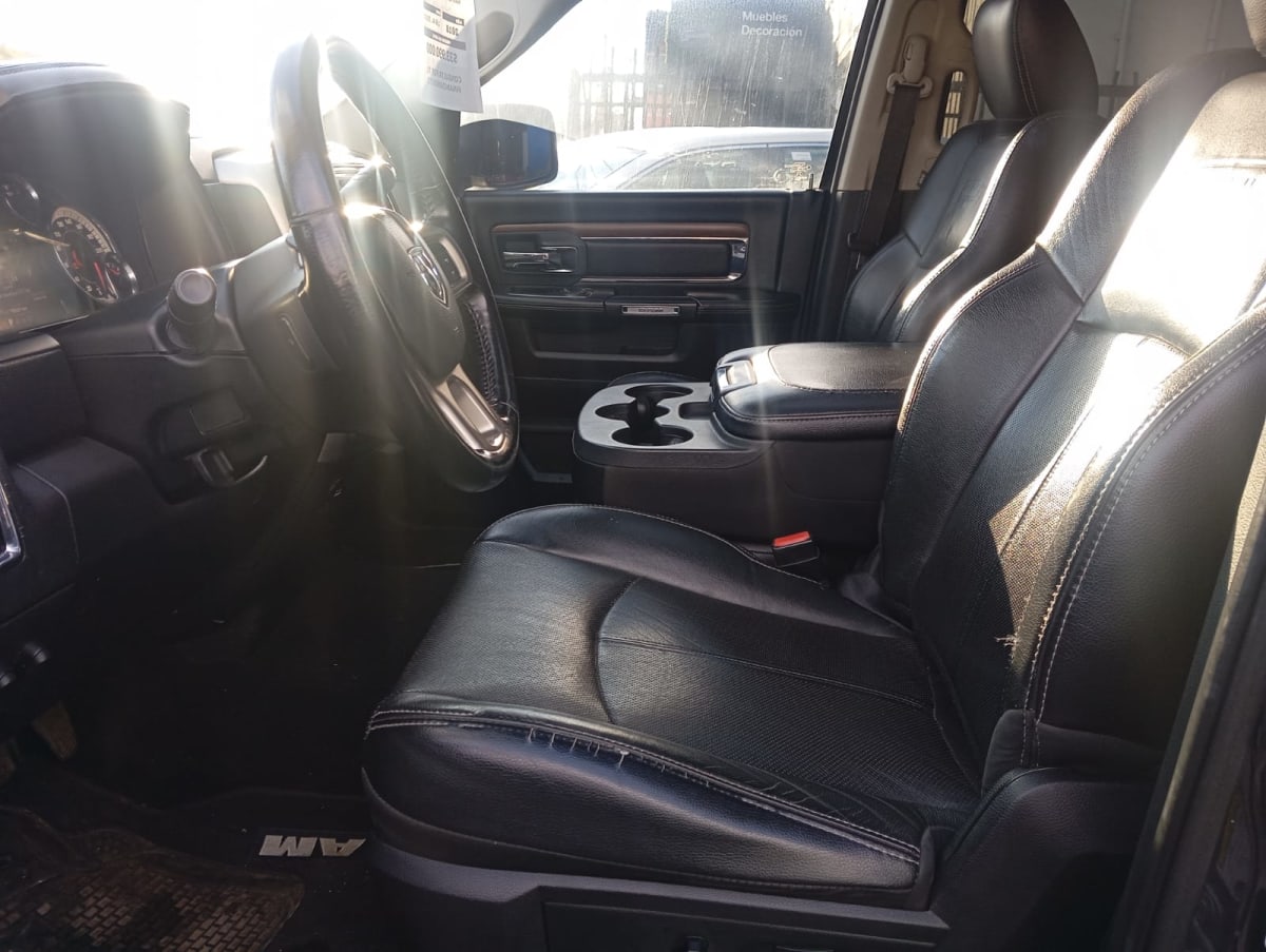 2018 Dodge RAM 2500 SLT Gris - Miniatura 9