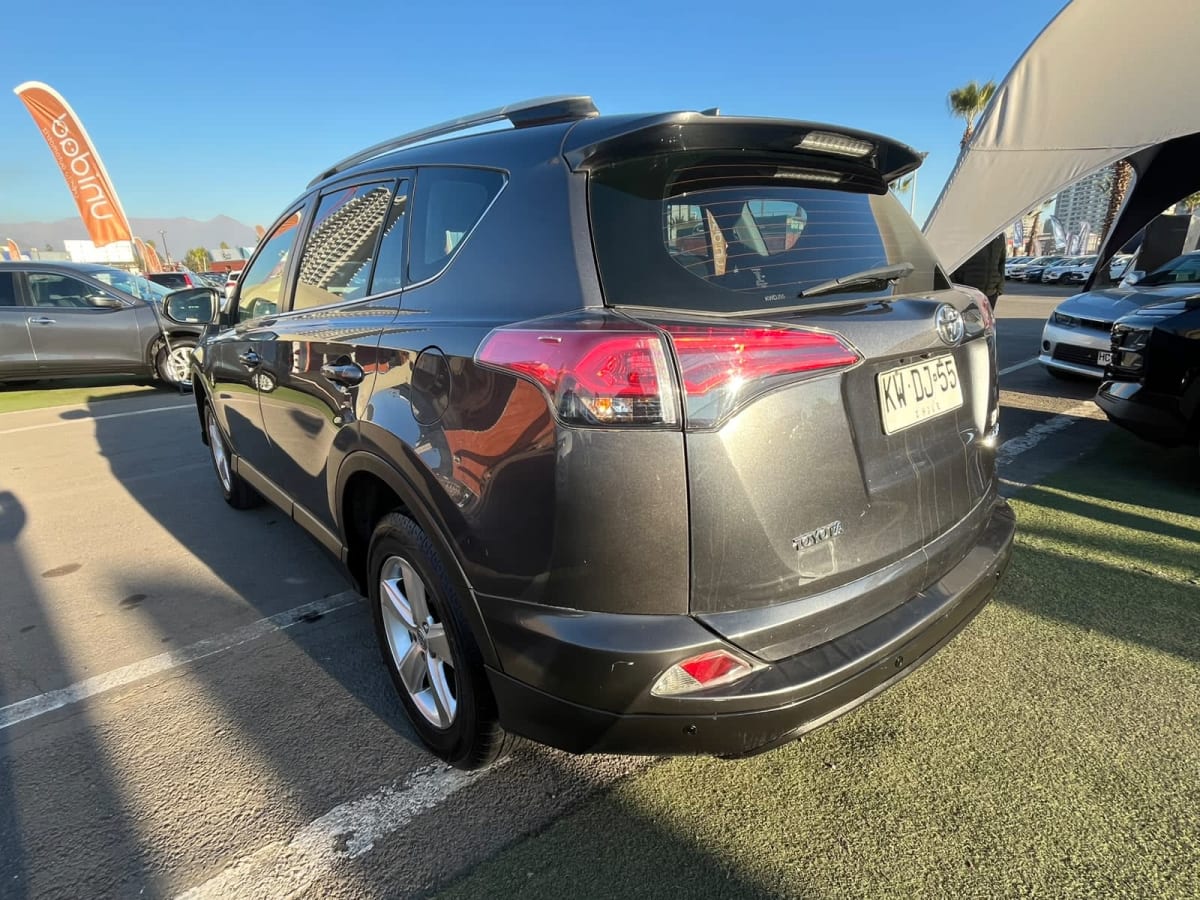 2019 Toyota RAV 4 2.0 Gris - Miniatura 3