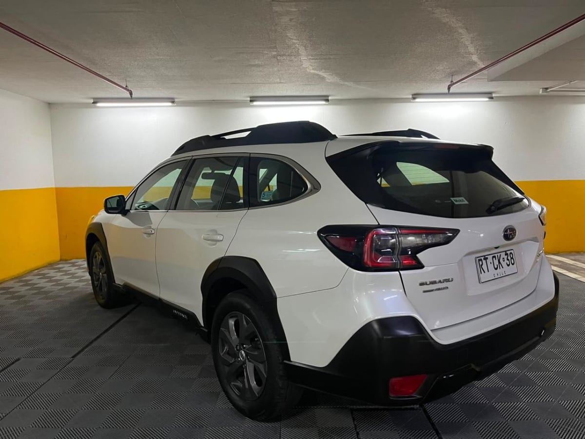 2022 Subaru Outback 4x4 Blanco - Miniatura 3