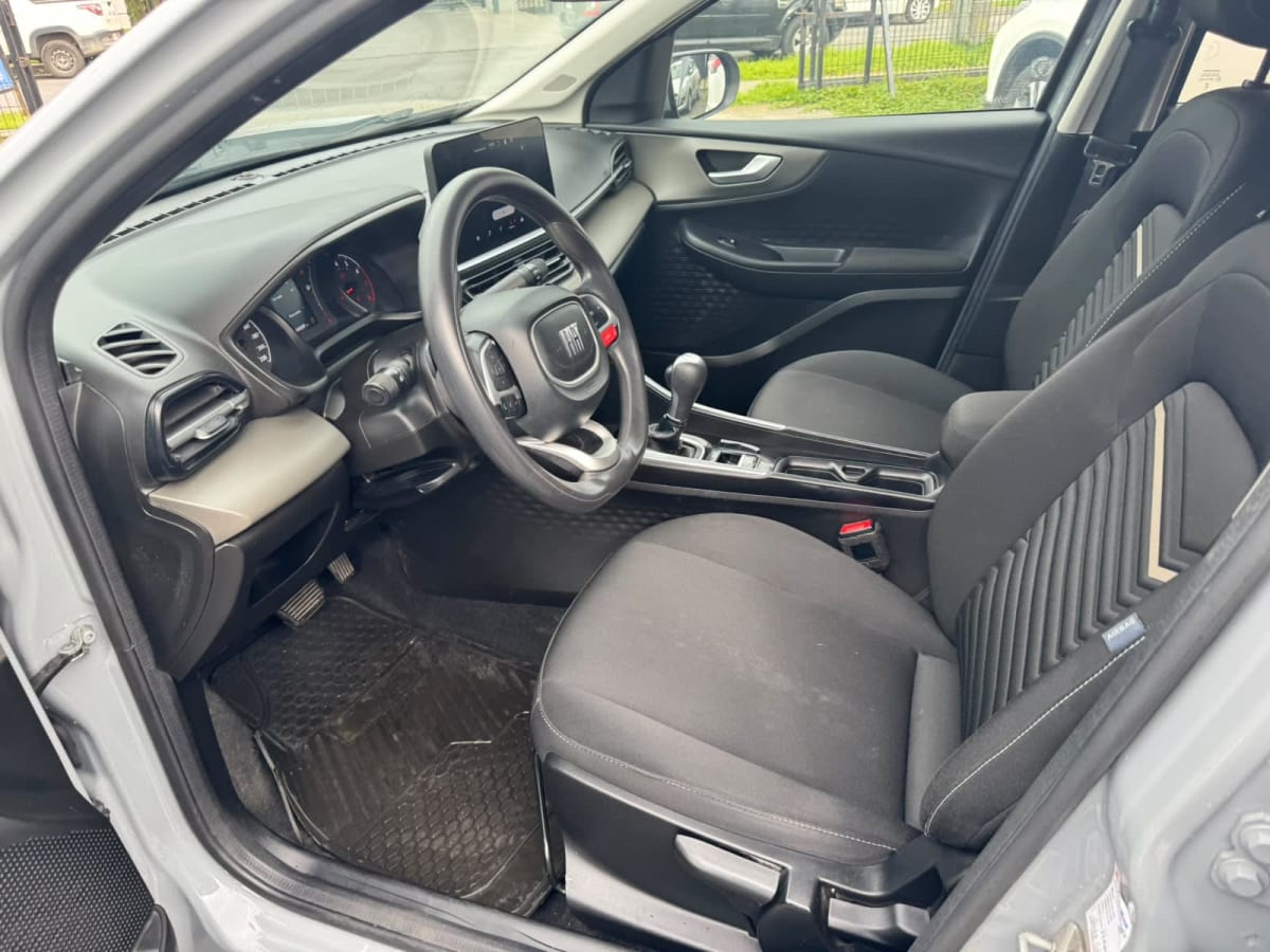 2023 Fiat Fastback Drive 1.0 Gris - Miniatura 7