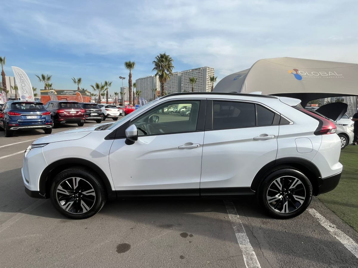 2022 Mitsubishi Eclipse Cross RX Blanco - Miniatura 2