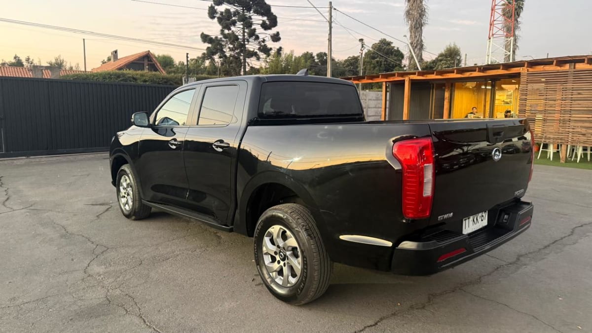 2025 Great Wall Poer Deluxe 2.0 Negro - Miniatura 3