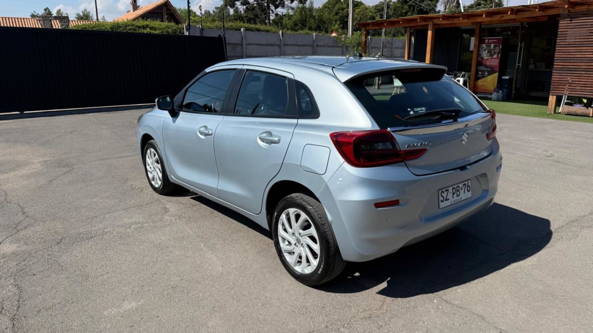 2024 Suzuki NEW BALENO GLS Plata - Miniatura 3