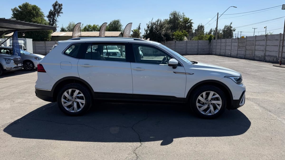 2023 Volkswagen Tiguan 1.4 Blanco - Miniatura 6