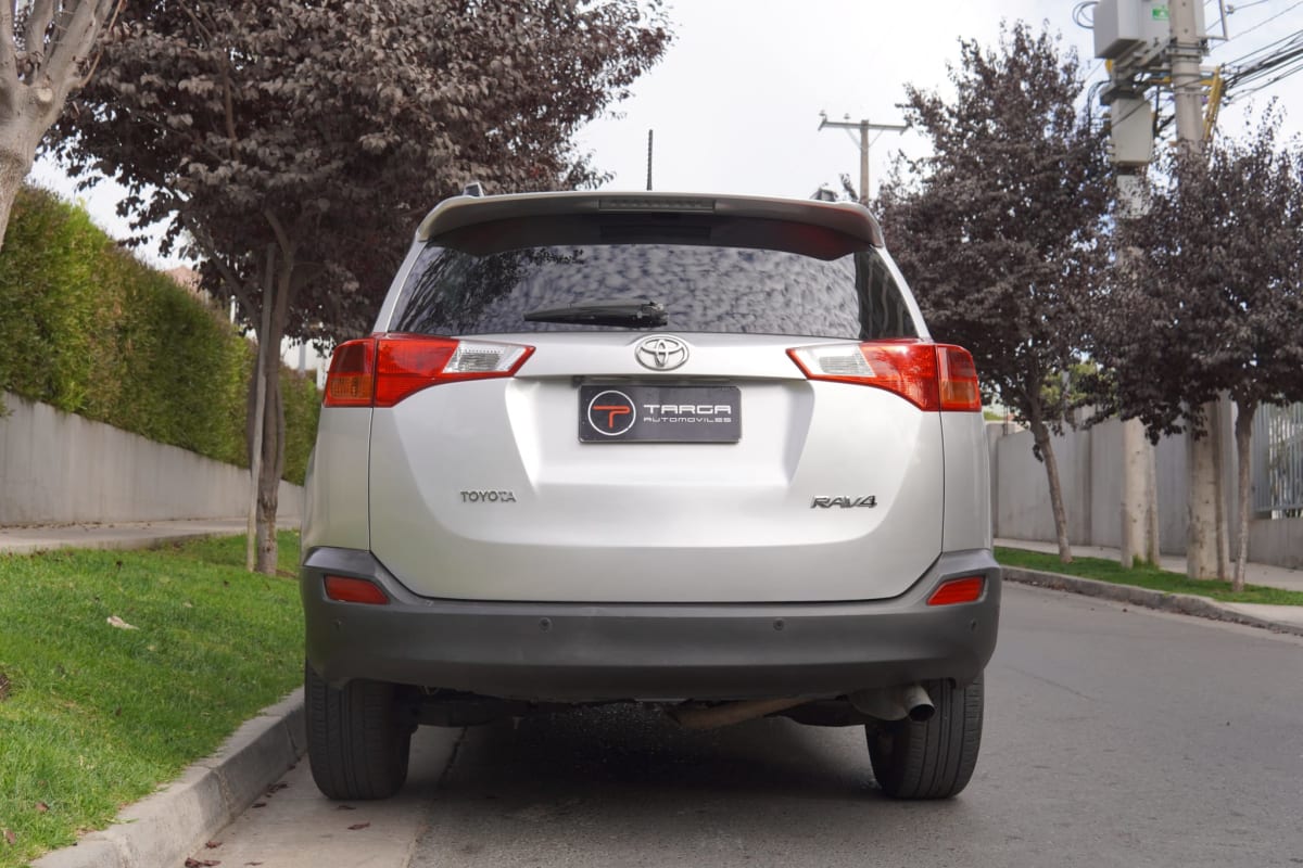 2014 Toyota RAV4 Super - Miniatura 5
