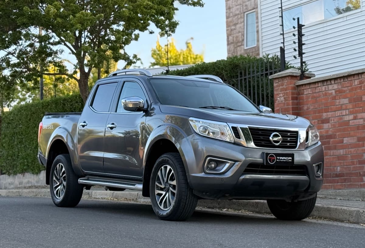 2020 Nissan Np300 - Imagen 1