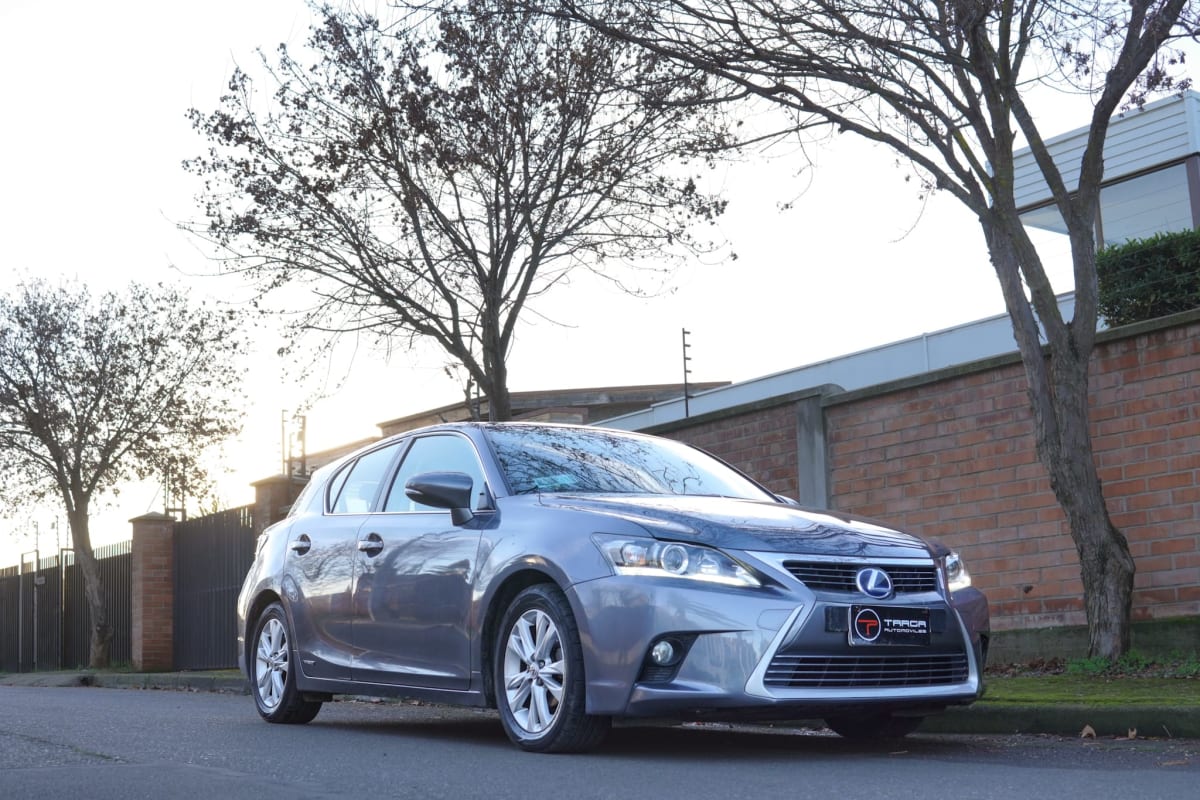 2015 Lexus CT200H Híbrido - Miniatura 2