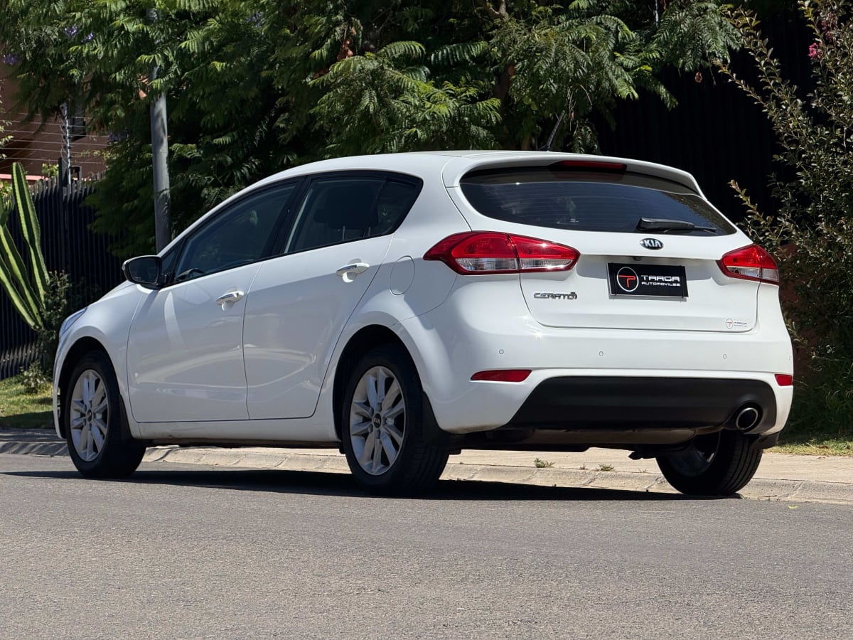 2017 KIA Cerato - Miniatura 4