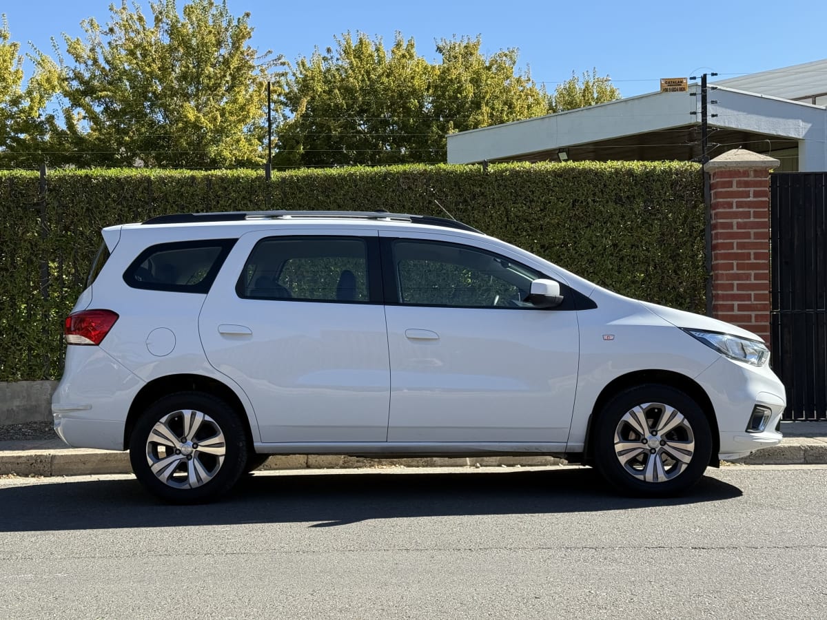2022 Chevrolet Spin Premier - Miniatura 2