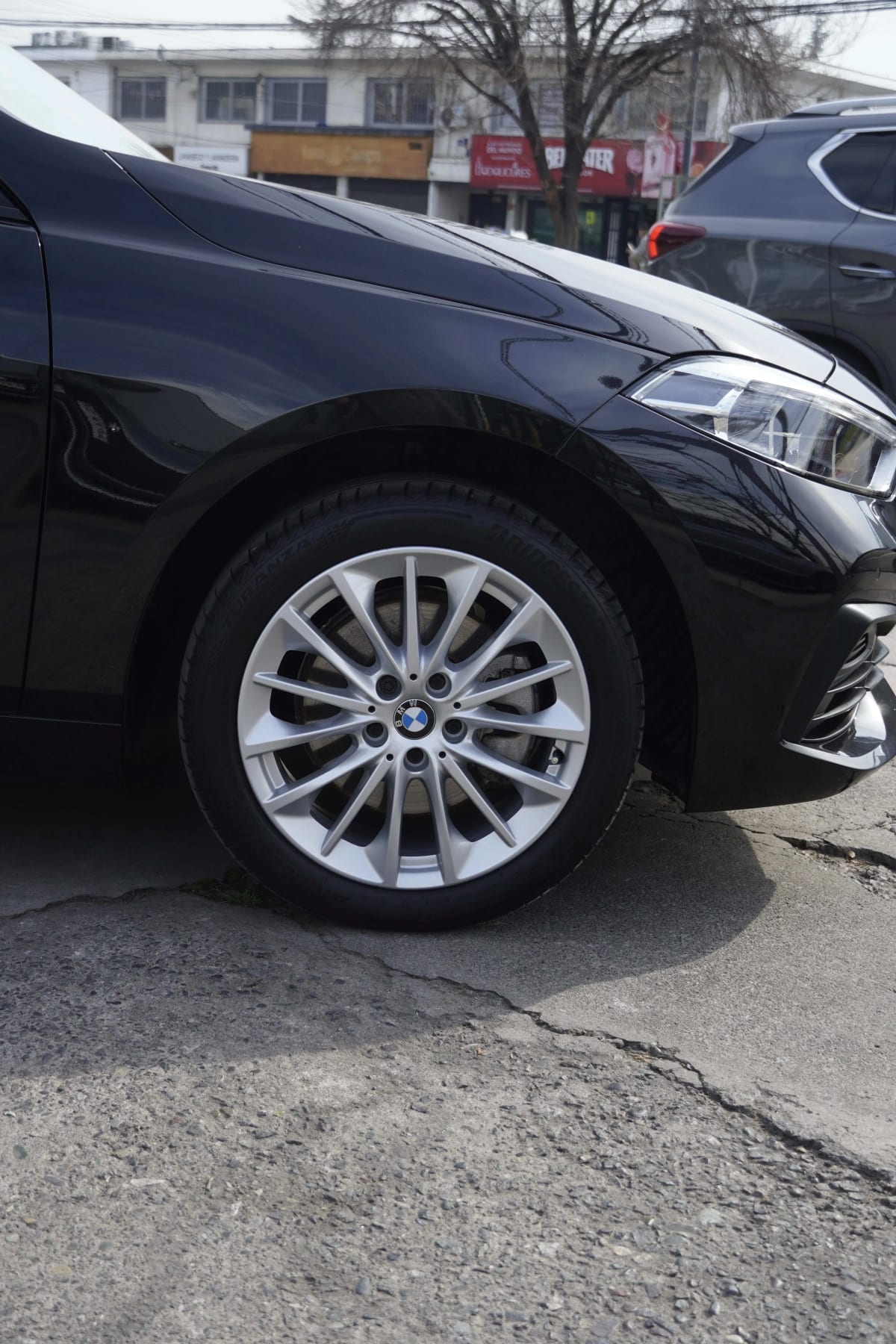 2024 Bmw 118 1 Negro - Miniatura 3