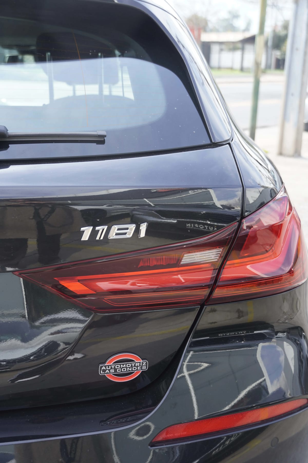 2024 Bmw 118 1 Negro - Miniatura 4