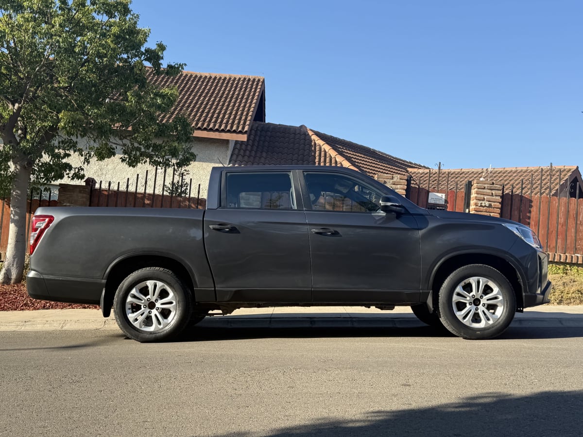 2021 SsangYong New Grand Musso - Miniatura 2