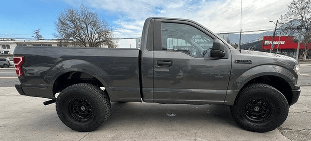 2020 Ford F 150 Gris - Miniatura 4