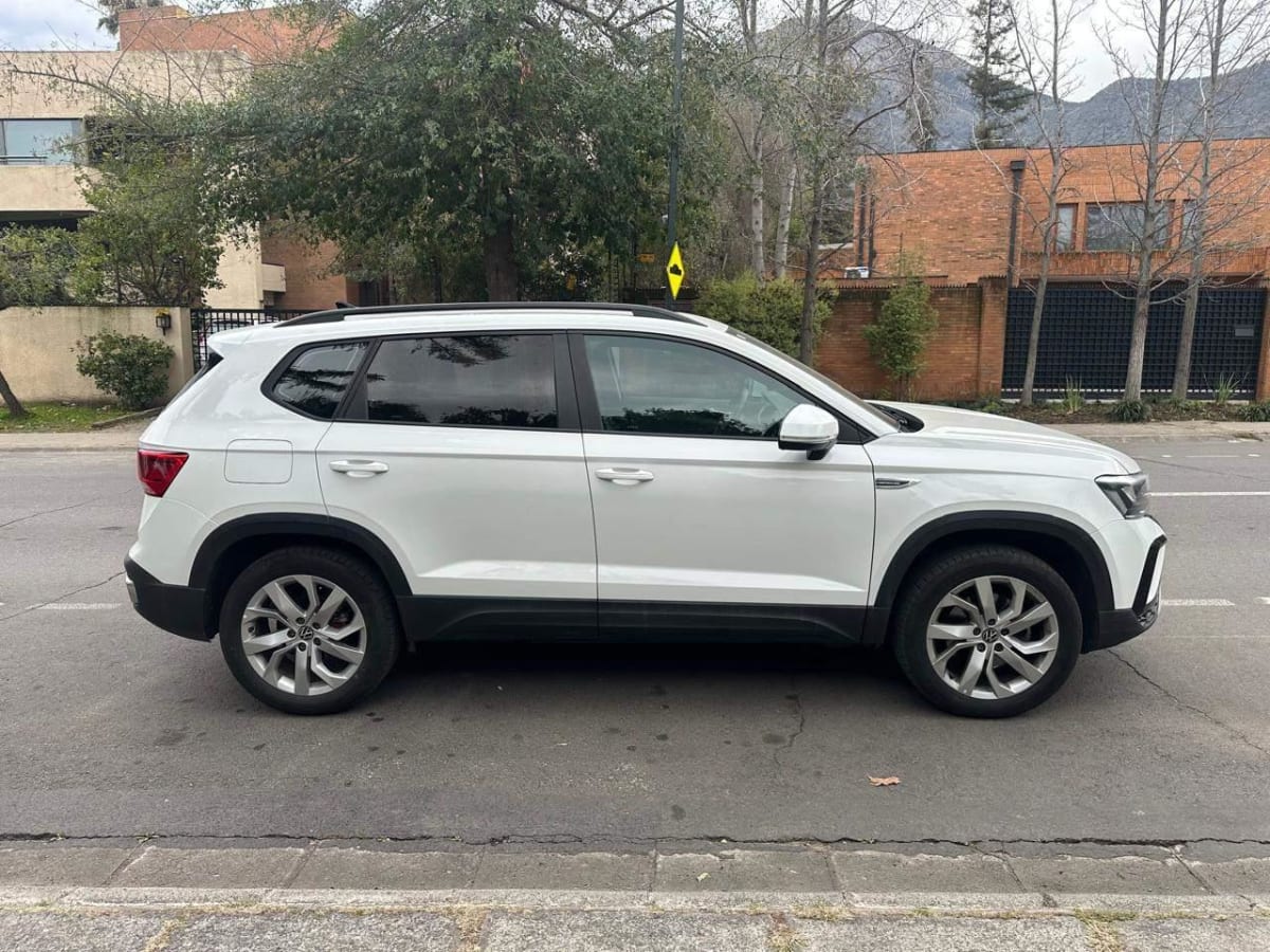 2022 Volkswagen TAOS 1.4 Blanco - Miniatura 4