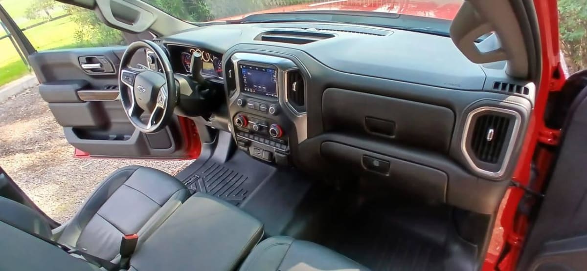 2021 Chevrolet SILVERADO DOBLE Rojo - Miniatura 10