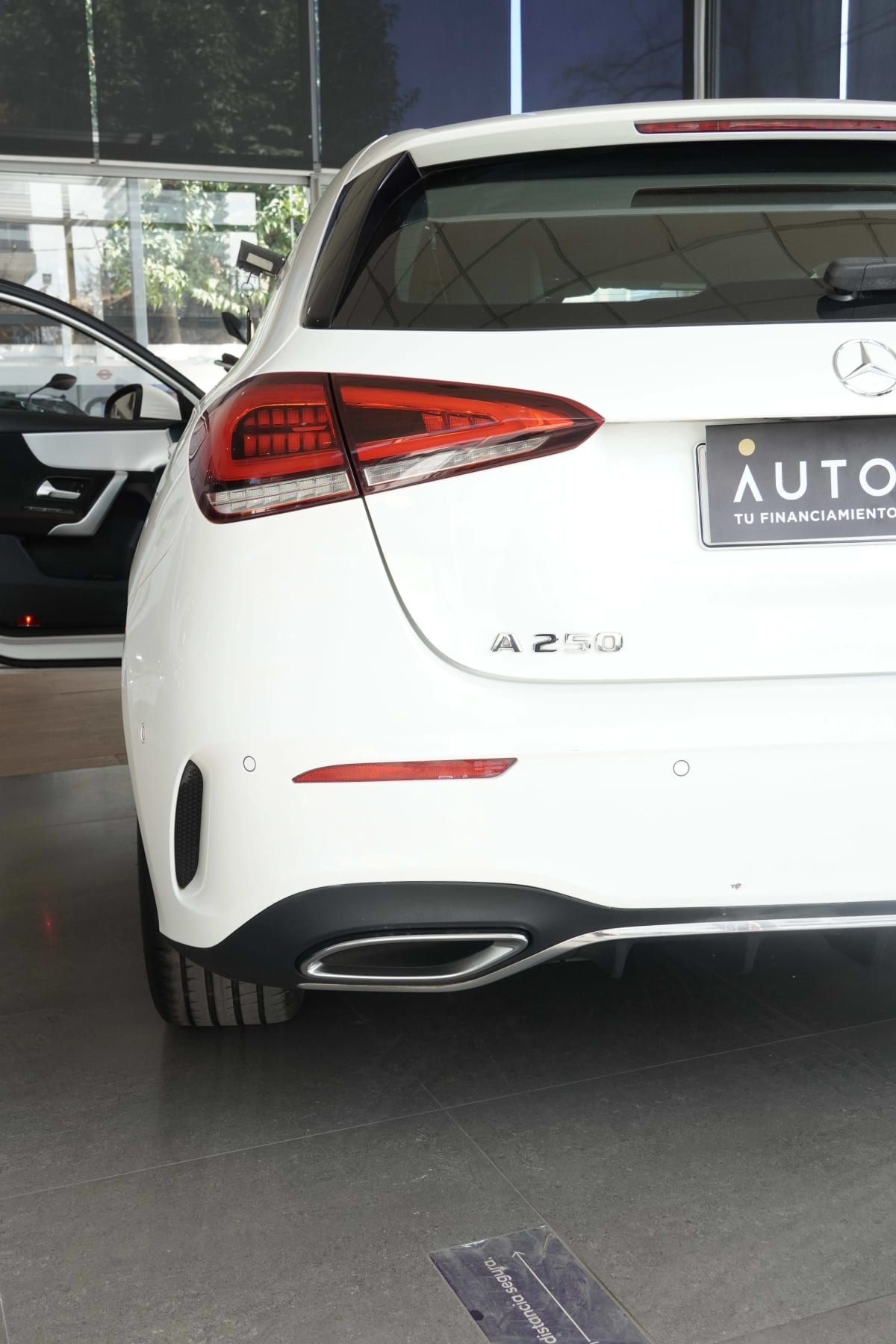 2020 Mercedes-Benz A 250 Blanco - Miniatura 7