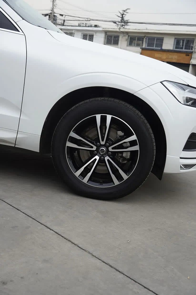 2018 Volvo XC60 2 Blanco - Miniatura 4