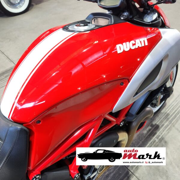 2014 Ducati Diavel Rojo - Miniatura 9