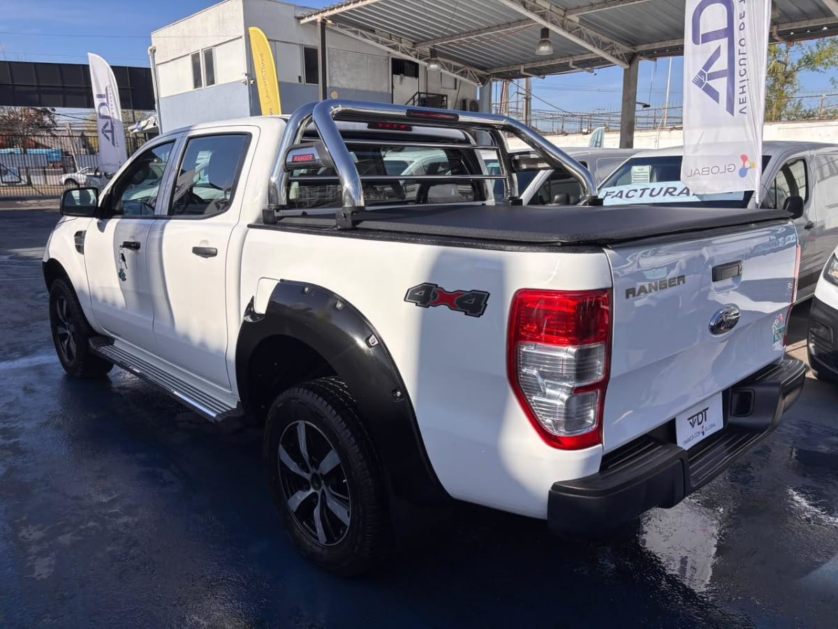 2023 Ford NEW RANGER XL 4X4 2.2L Blanco - Miniatura 6