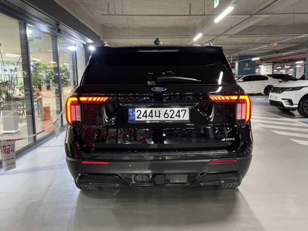 2025 Ford Explorer 6th - Miniatura 5