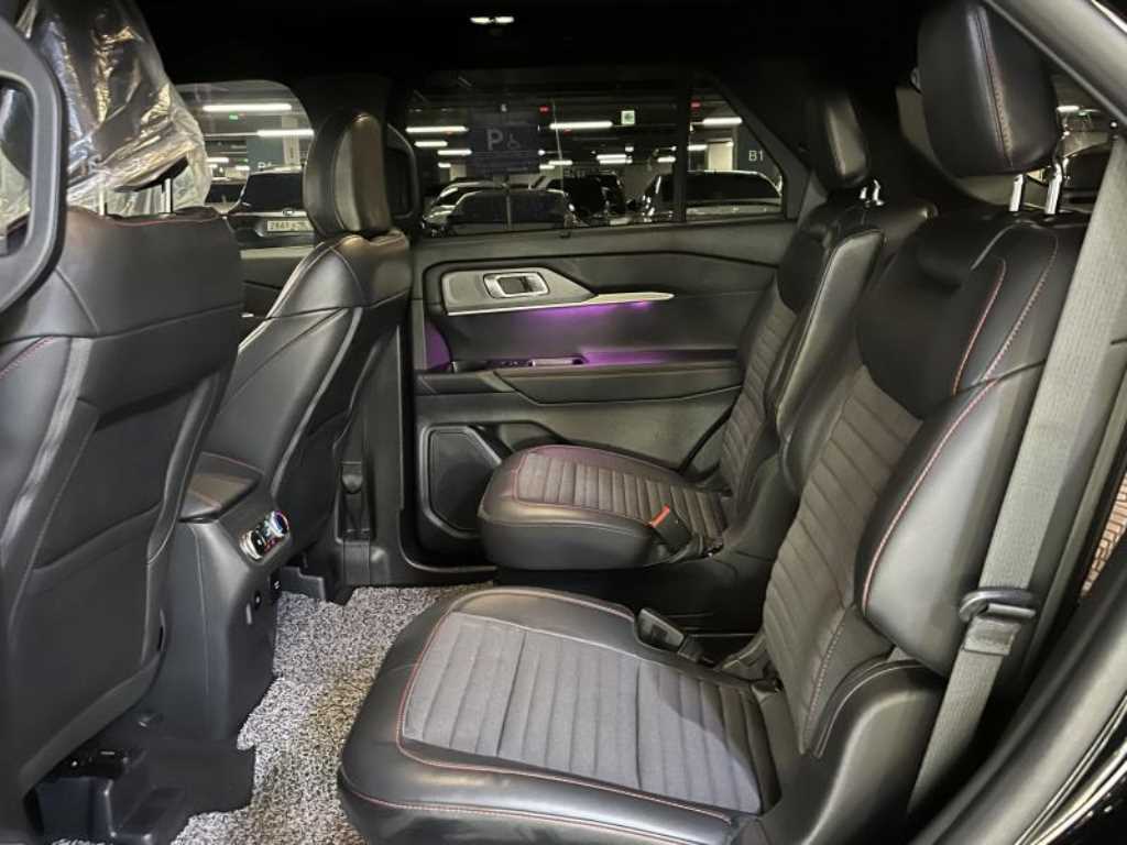 2025 Ford Explorer 6th - Miniatura 8