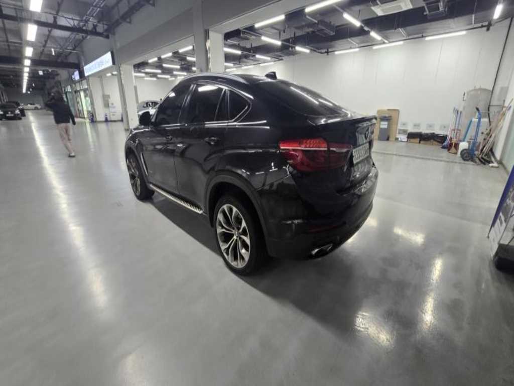 2019 BMW X6 Ref 418160 Diesel - Miniatura 6