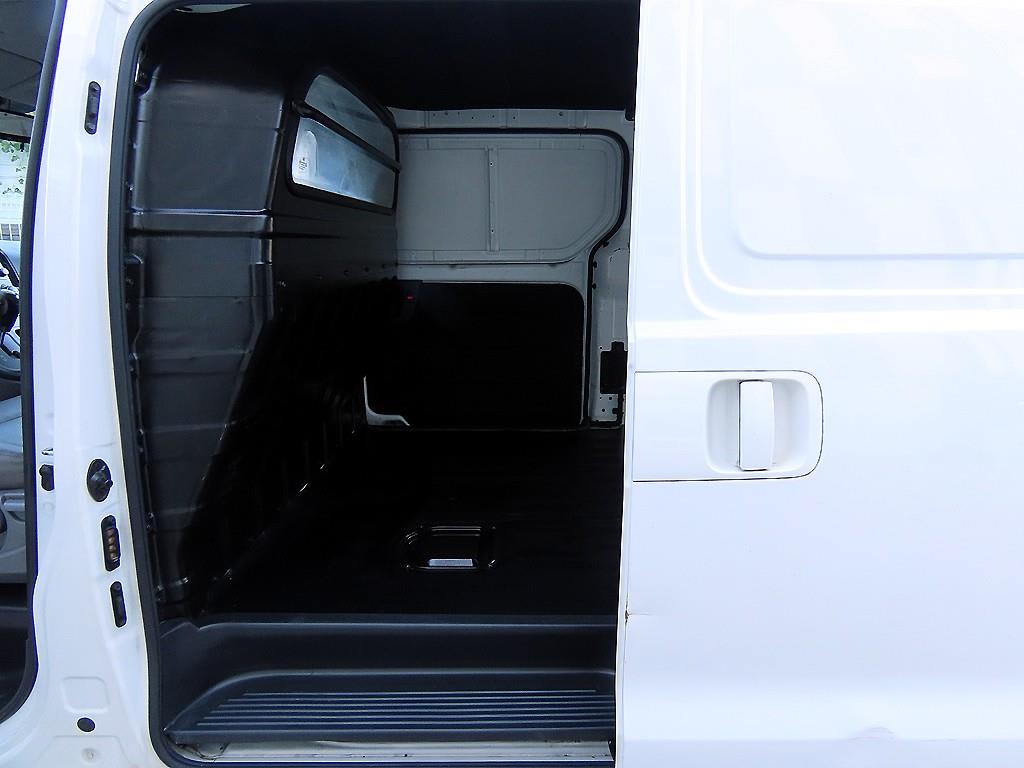 2014 Hyundai Starex Van Blanco - Miniatura 6