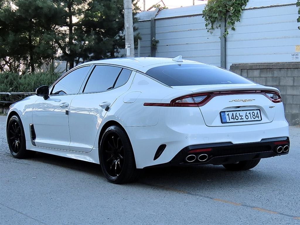 2018 Kia Stinger Gasoline - Miniatura 3