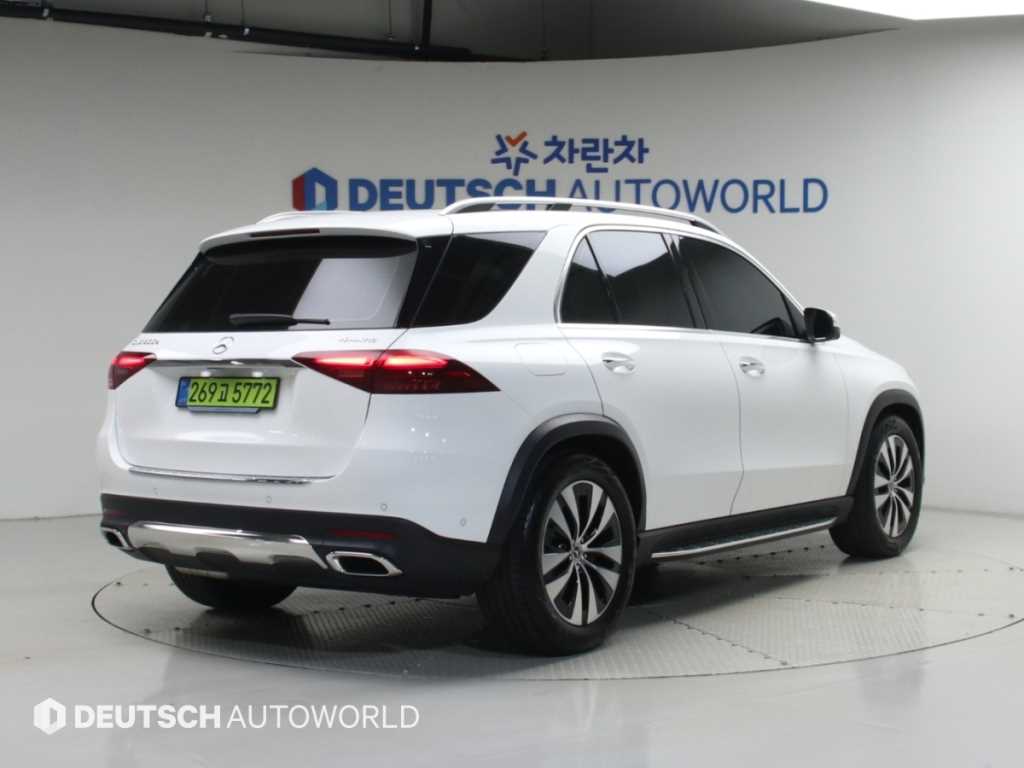 2026 Mercedes-Benz GLE Mercedes Benz Class Ref 418153 - Miniatura 2