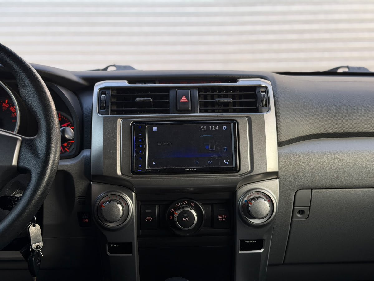 2013 Toyota 4 RUNNER Plata - Miniatura 10