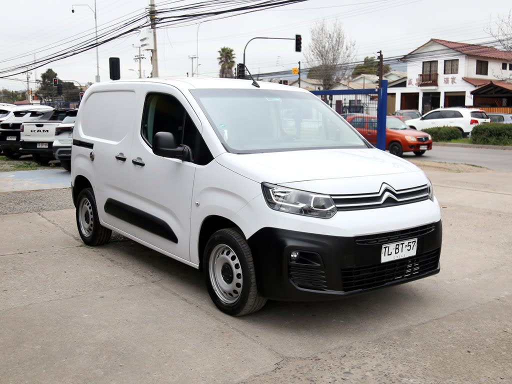 2024 Citroën Berlingo MT - Miniatura 3