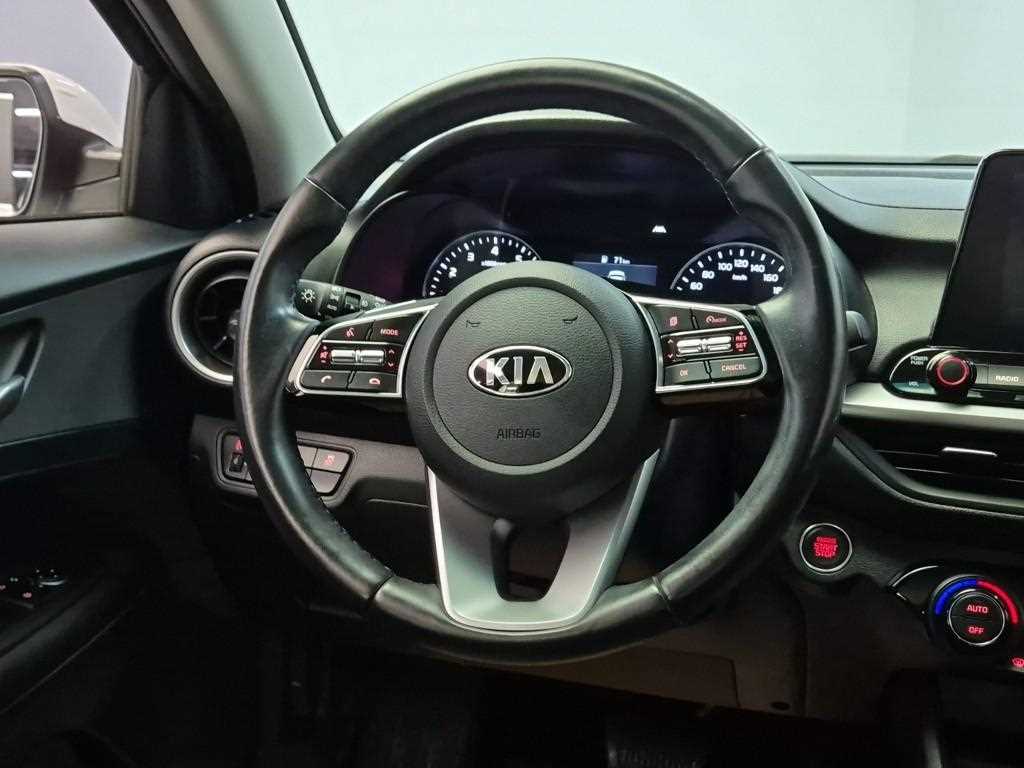 2020 KIA K3 Ref 418476 White - Miniatura 9