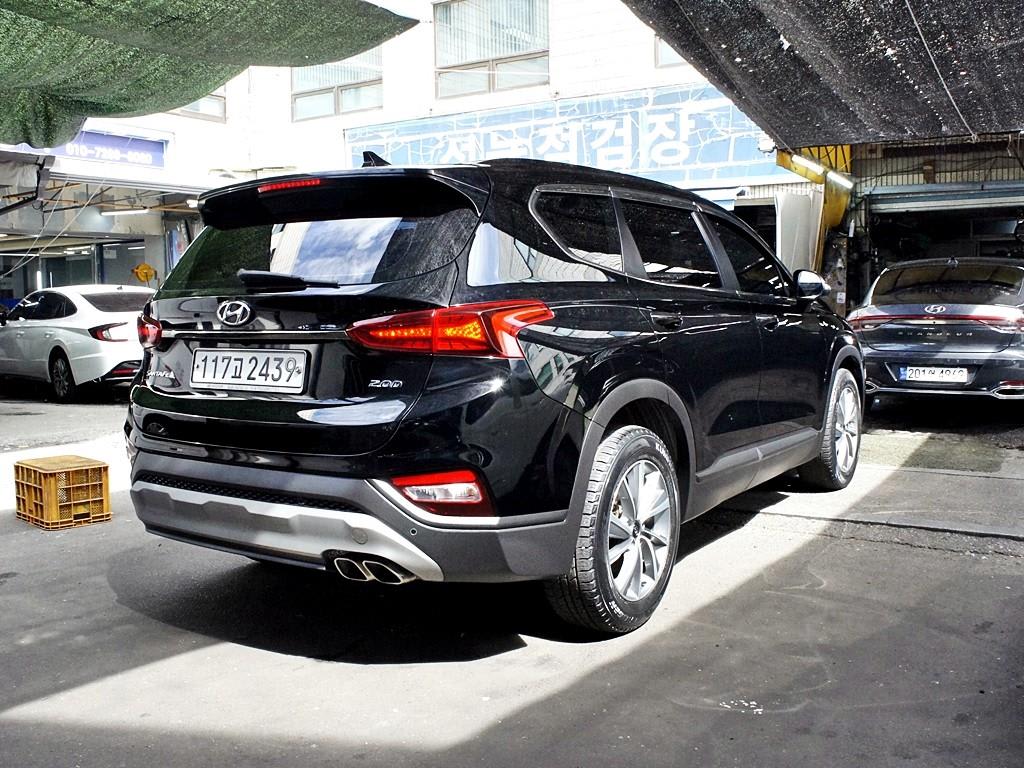 2019 Hyundai Santa Fe Ref 418387 Black - Miniatura 4