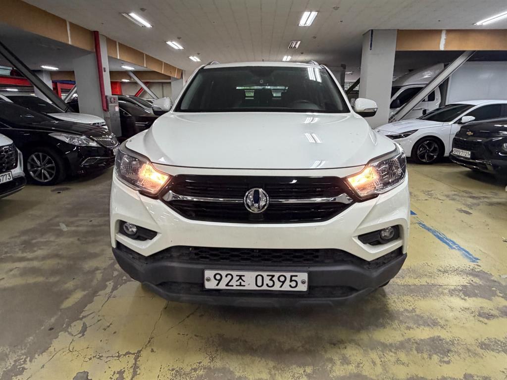 2019 SsangYong Rexton Ref 418500 White - Miniatura 2