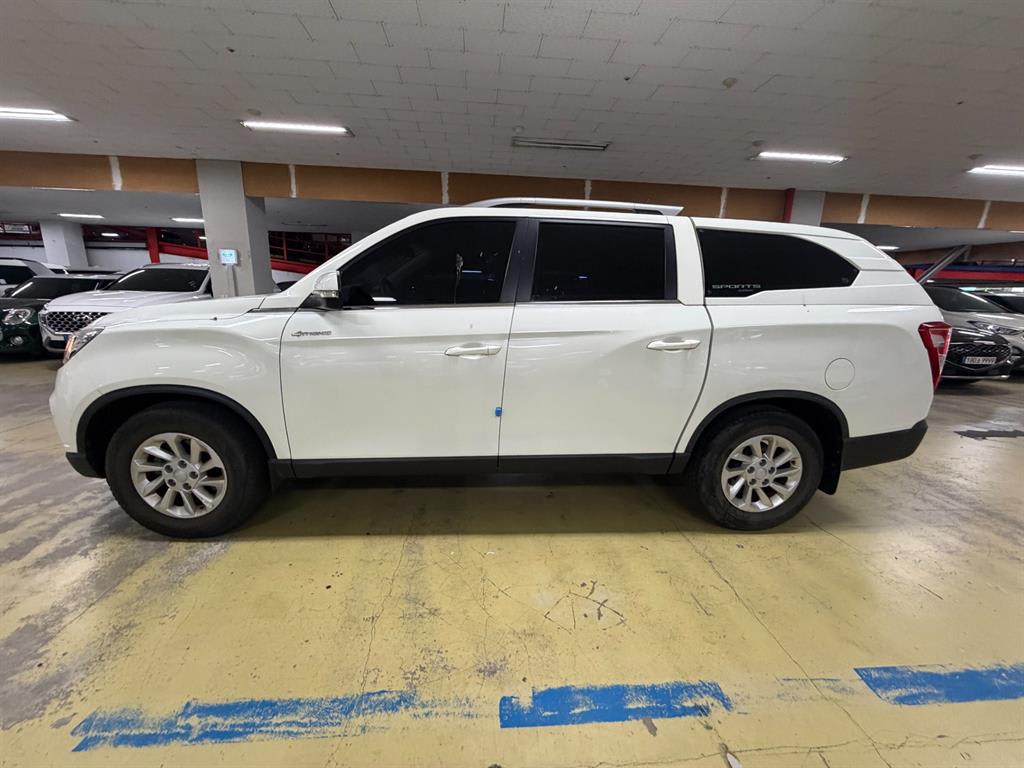 2019 SsangYong Rexton Ref 418500 White - Miniatura 3