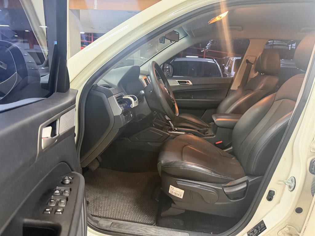 2019 SsangYong Rexton Ref 418500 White - Miniatura 6
