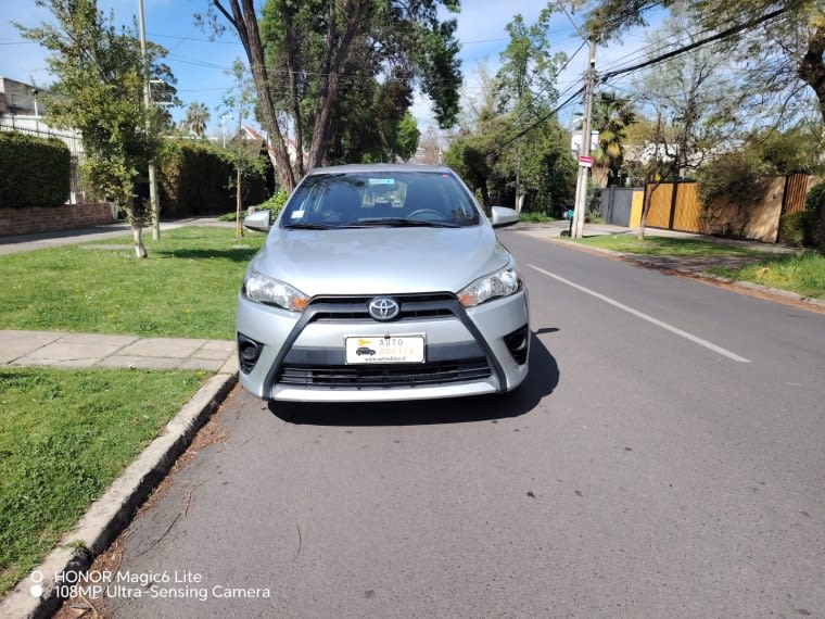 2016 Toyota Yaris Sport - Miniatura 4