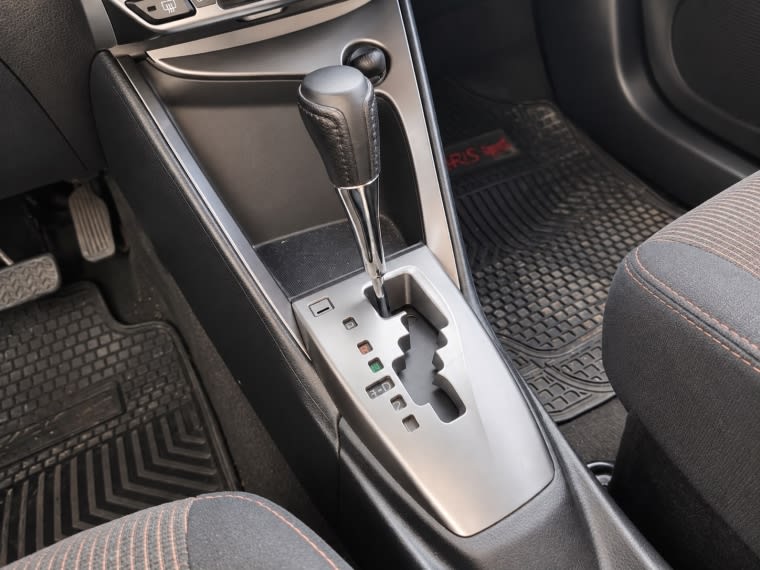 2016 Toyota Yaris Sport - Miniatura 9