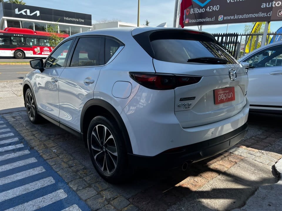2024 Mazda CX5 4X4 - Miniatura 4