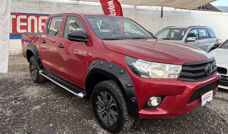 2022 Toyota Hilux - Miniatura 2
