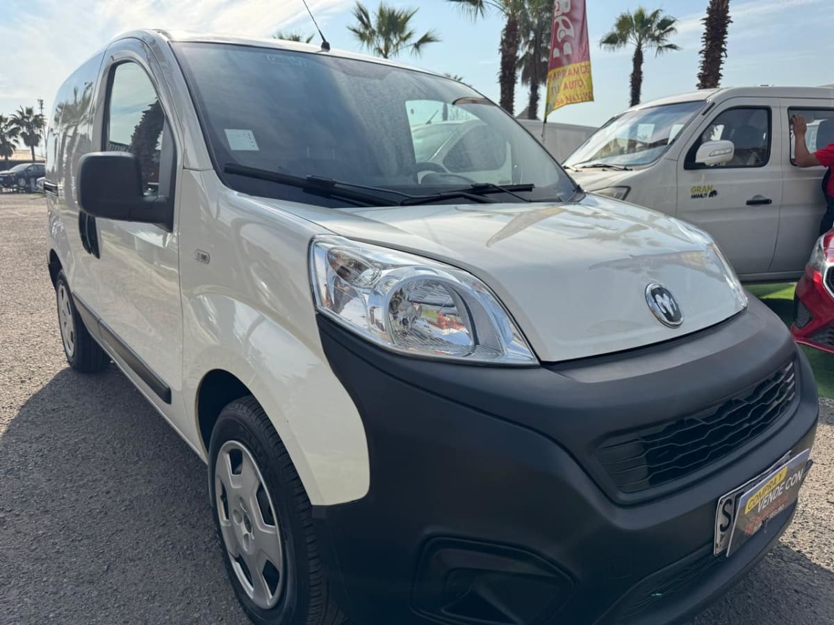 2023 RAM VAN 700 CITY Blanco - Miniatura 8