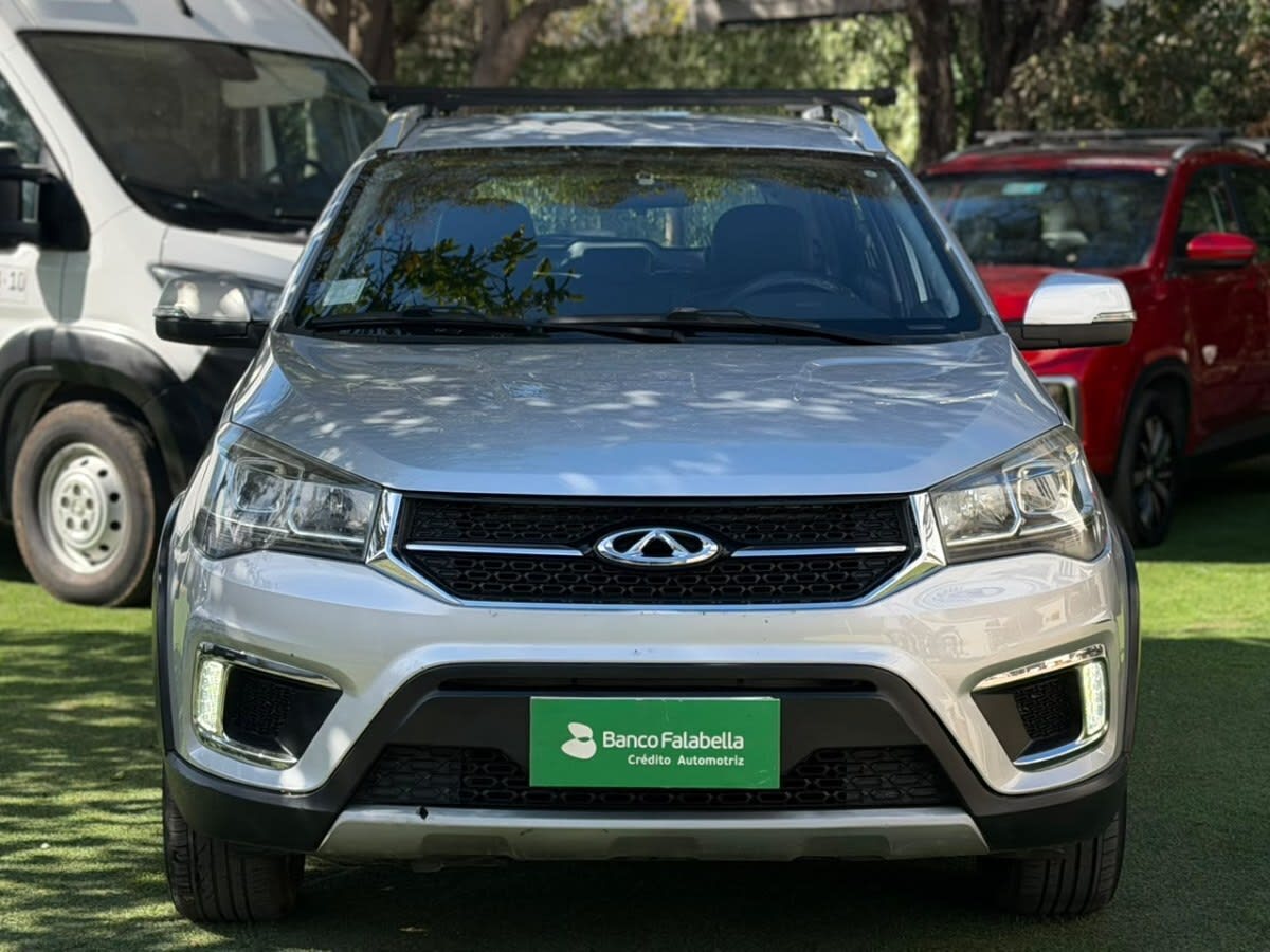 2018 Chery TIGGO 2 GLS Plata - Miniatura 2