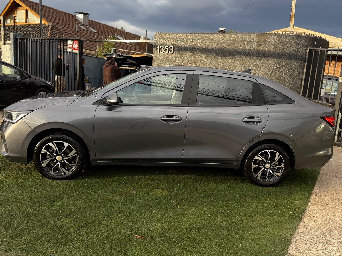2025 Chevrolet SAIL 1.5 Gris - Miniatura 7