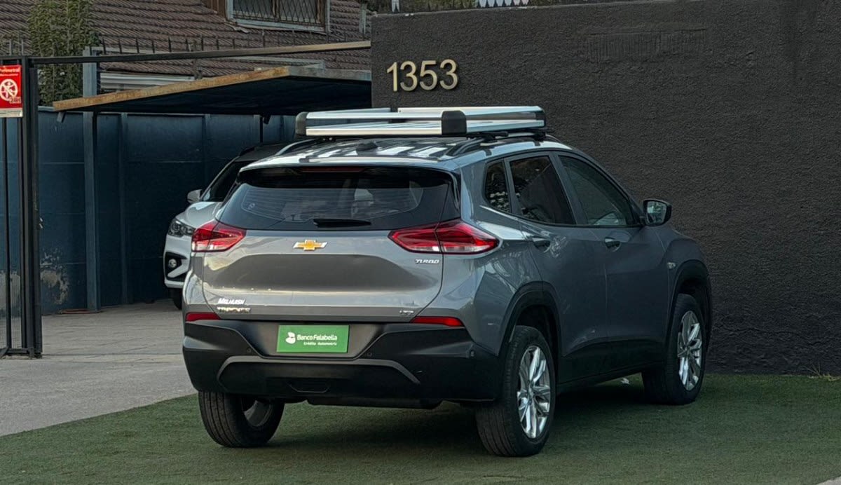 2022 Chevrolet TRACKER 1.2T Gris - Miniatura 8