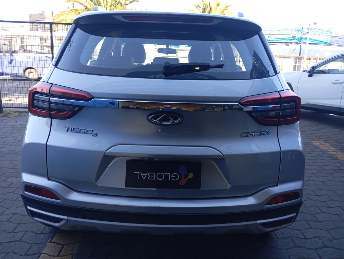 2022 Chery Tiggo 3 1.5 Gris - Miniatura 3