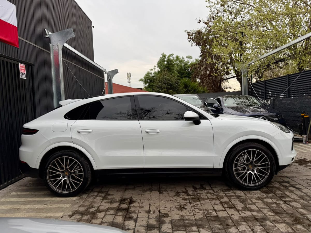 2021 Porsche Cayenne Coupe - Miniatura 4