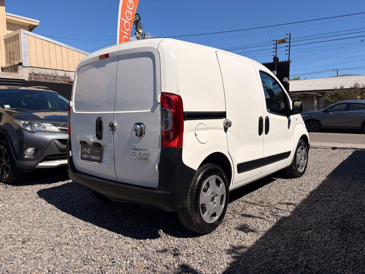 2023 RAM 700 MT Blanco - Miniatura 9