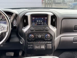 2021 CHEVROLET SILVERADO 5.3 Negro - Miniatura 2
