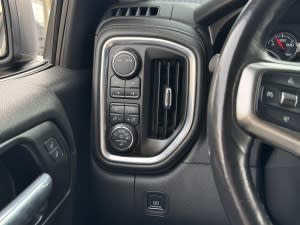 2021 CHEVROLET SILVERADO 5.3 Negro - Miniatura 3