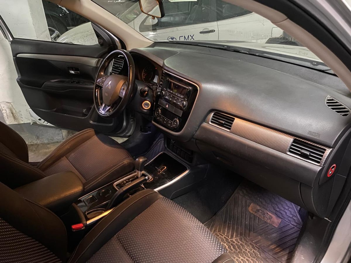 2018 Mitsubishi Outlander 2.0 - Miniatura 9